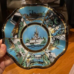 Vintage- Walt Disney World Decorative Plate